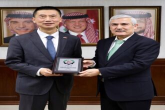 تعزيز الشراكات العلمية والتكنولوجية: الأمين العام للمجلس الأعلى للعلوم يلتقي السفير الصيني في عمان