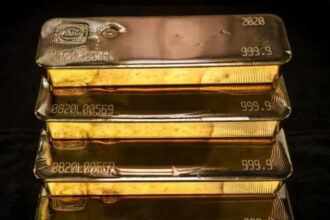 الذهب يتراجع مع انحسار التوترات وتراجع رهانات خفض الفائدة الأميركية