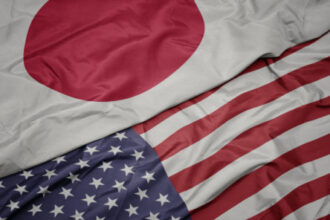 طوكيو وواشنطن تصعّدان التعاون العسكري وسط تصاعد التوتر مع بكين