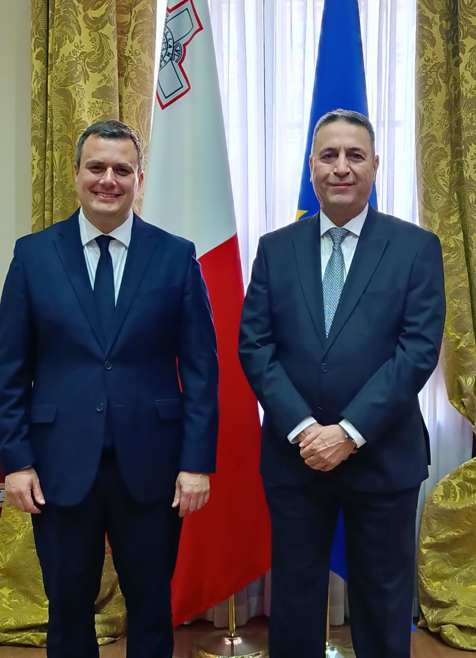 وزير الداخلية المالطي يبحث مع السفير الأردني تعزيز التعاون الثنائي وفرص العمل