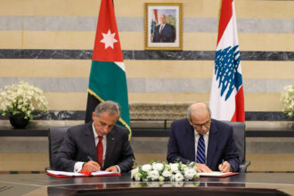 الأردن ولبنان يوقعان 21 اتفاقية لتعزيز التعاون الثنائي خلال الدورة الثامنة للجنة العليا المشتركة