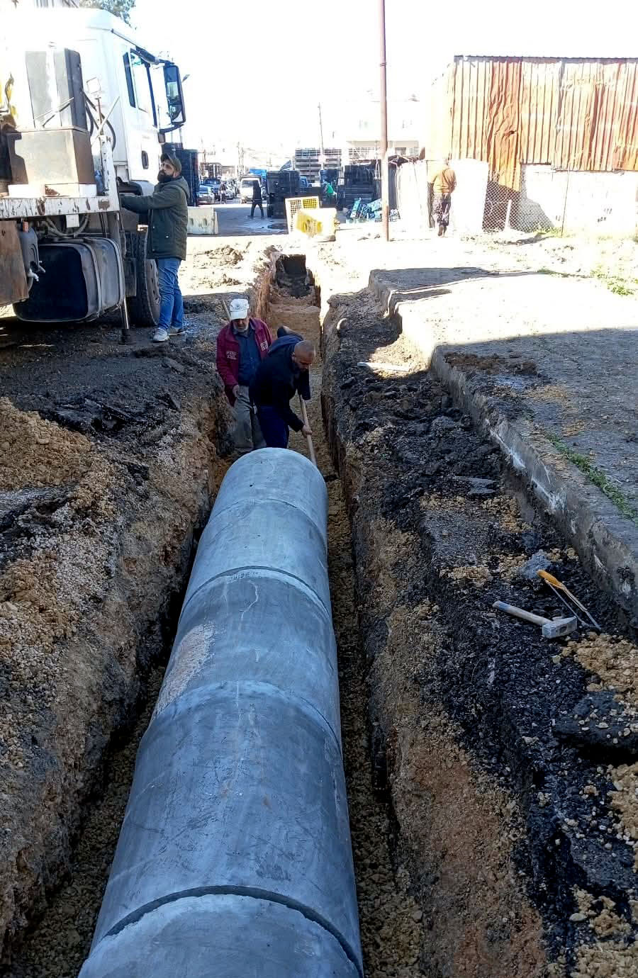 بلدية إربد الكبرى تنهي معاناة مياه الأمطار: خط جديد لحل أزمة السوق المركزي