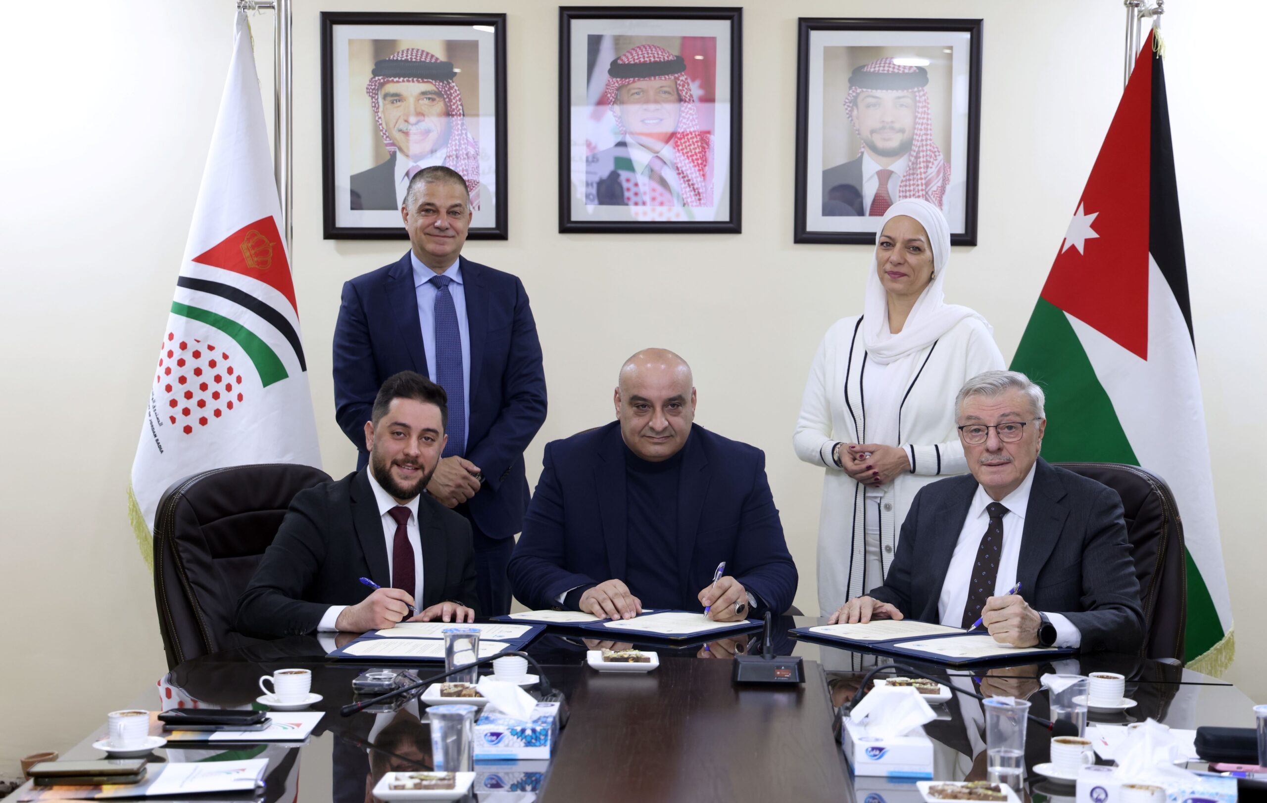 صورة حول : الأميرة بسمة تشهد توقيع مذكرة تفاهم لمشروع “تتبع الزراعة المتجددة” لتعزيز العدالة المناخية في الأردن الأميرة بسمة تشهد توقيع مذكرة تفاهم لمشروع “تتبع الزراعة المتجددة” لتعزيز العدالة المناخية في الأردن