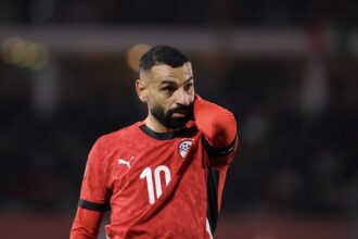 محمد صلاح ينفي اعتزال اللعب الدولي ويؤكد مواصلة قيادة منتخب مصر