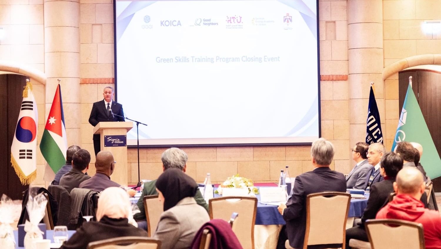 صورة حول : وزير البيئة يرعى الحفل الختامي لبرنامج التدريب على المهارات الخضراء وزير البيئة يرعى الحفل الختامي لبرنامج التدريب على المهارات الخضراء