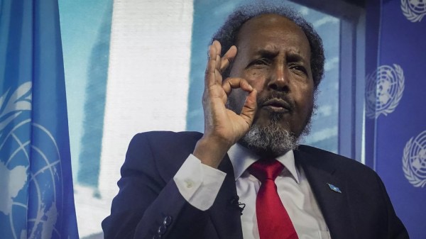 الرئيس الصومالي يؤكد دعم الفيدرالية لوحدة شمال شرق الصومال ومبادرات السلام