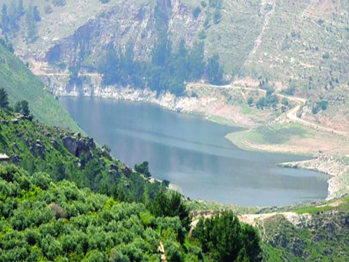 صورة حول : نشاط سياحي لافت في الأغوار الشمالية مع توافد الزوار للاستمتاع بالطقس المعتدل نشاط سياحي لافت في الأغوار الشمالية مع توافد الزوار للاستمتاع بالطقس المعتدل