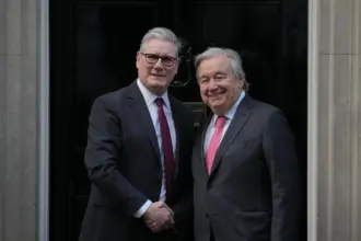 غوتيريش ورئيس الوزراء البريطاني يبحثان قضايا دولية وإصلاح الأمم المتحدة