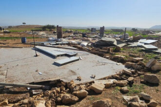 تهجير قسري جديد … 20 أسرة بدوية تُجبر على مغادرة شلال العوجا