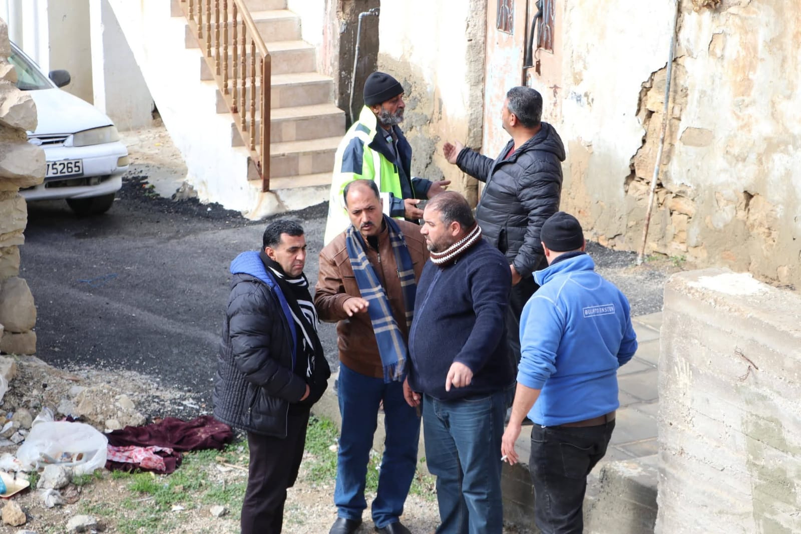 رئيس بلدية الطفيلة الكبرى يتفقد المواقع المتضررة جراء الأمطار والسيول