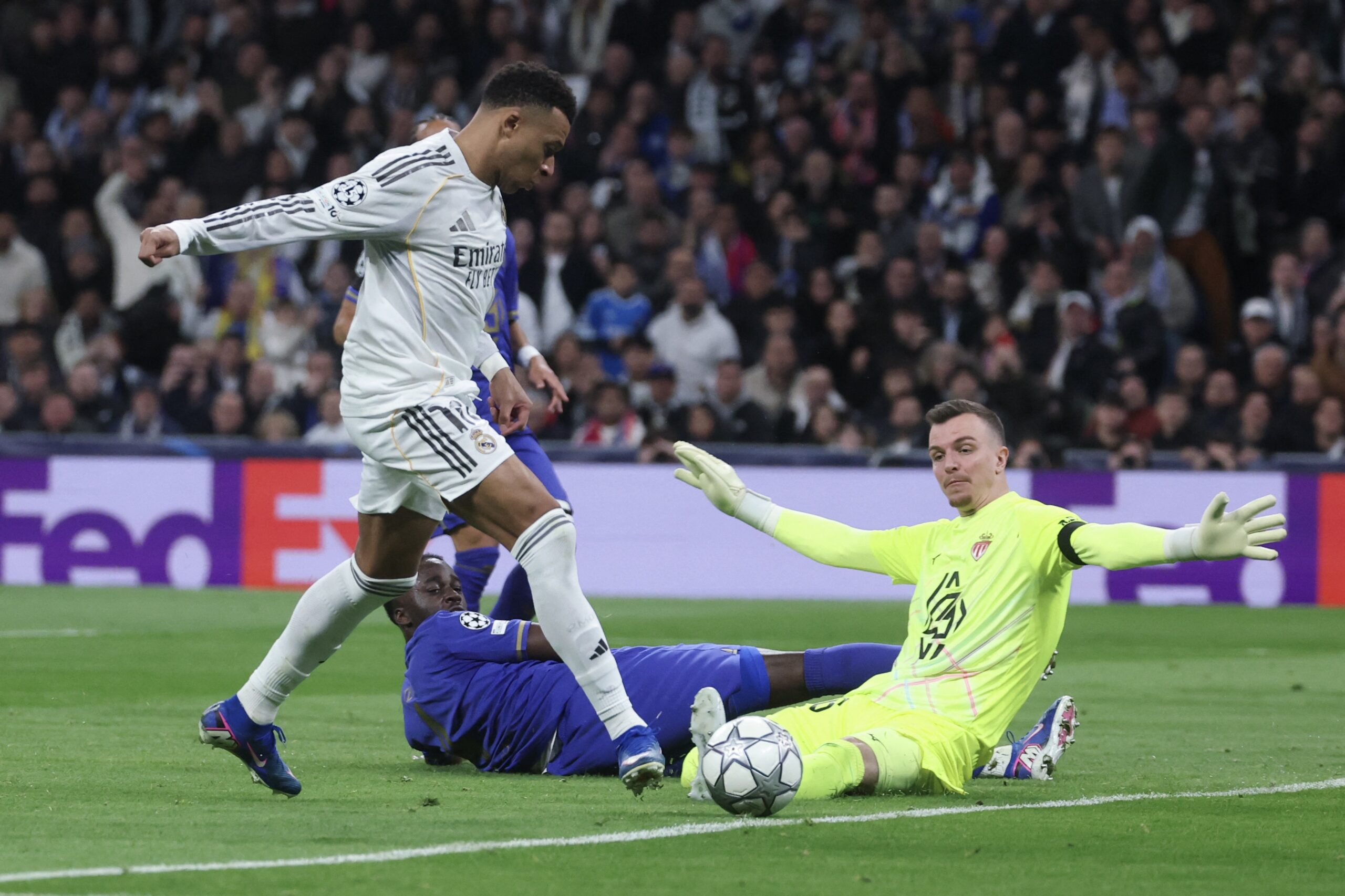 ليلة أوروبية مجنونة في دوري الأبطال: انتصارات كبرى وسقوط مفاجئ يُربك حسابات التأهل