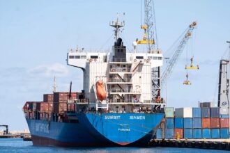 ليبيا توقّع شراكة بـ2.7 مليار دولار لتوسعة ميناء مصراتة