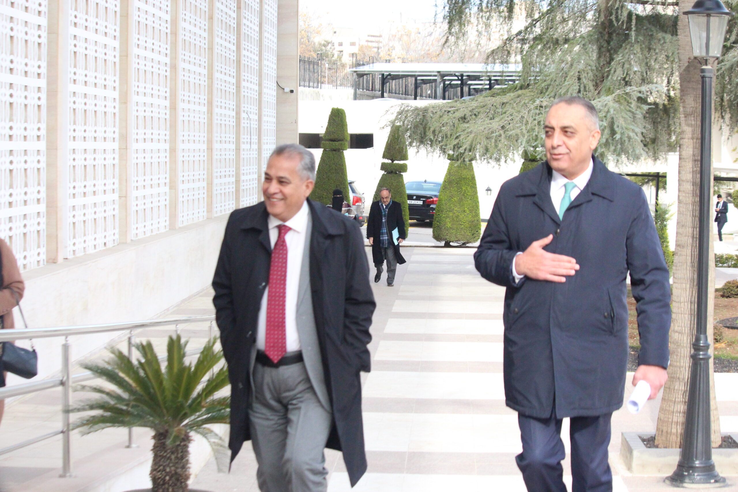 بالصور والفيديو… لقطات قبيل انطلاق جلسة النواب اليوم