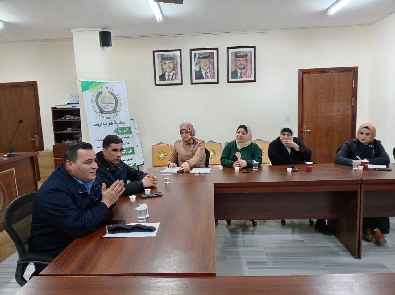 بلدية غرب إربد تنظم دورة “أصدقاء الأمن العام” لتعزيز الوعي الأمني والمجتمعي