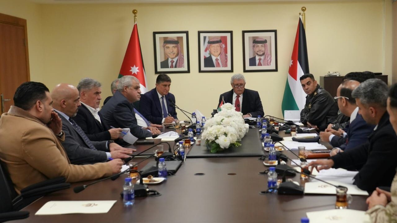 وزير النقل يبحث تطوير منظومة النقل متعدد في البترا