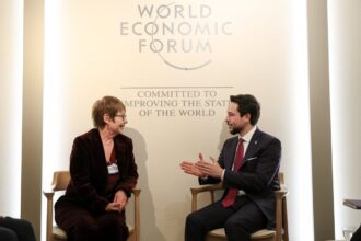 ولي العهد ورئيسة البنك الأوروبي يبحثان توسعة الشراكة