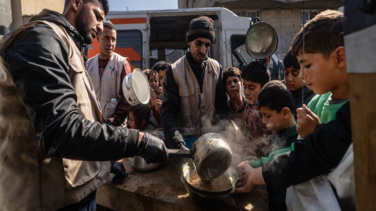 صورة حول : مساعدات غذائية لأكثر من مليون شخص شهريًا مع مرور 100 يوم على وقف النار في غزة مساعدات غذائية لأكثر من مليون شخص شهريًا مع مرور 100 يوم على وقف النار في غزة