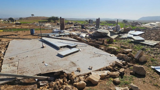 20 أسرة فلسطينية تُجبر على مغادرة تجمع شلال العوجا البدوي