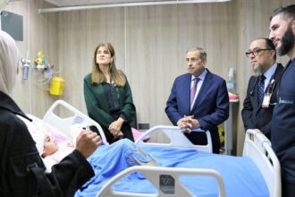 الأميرة دينا مرعد تزور المستشفى التخصصي للاطلاع على أوضاع أطفال غزة