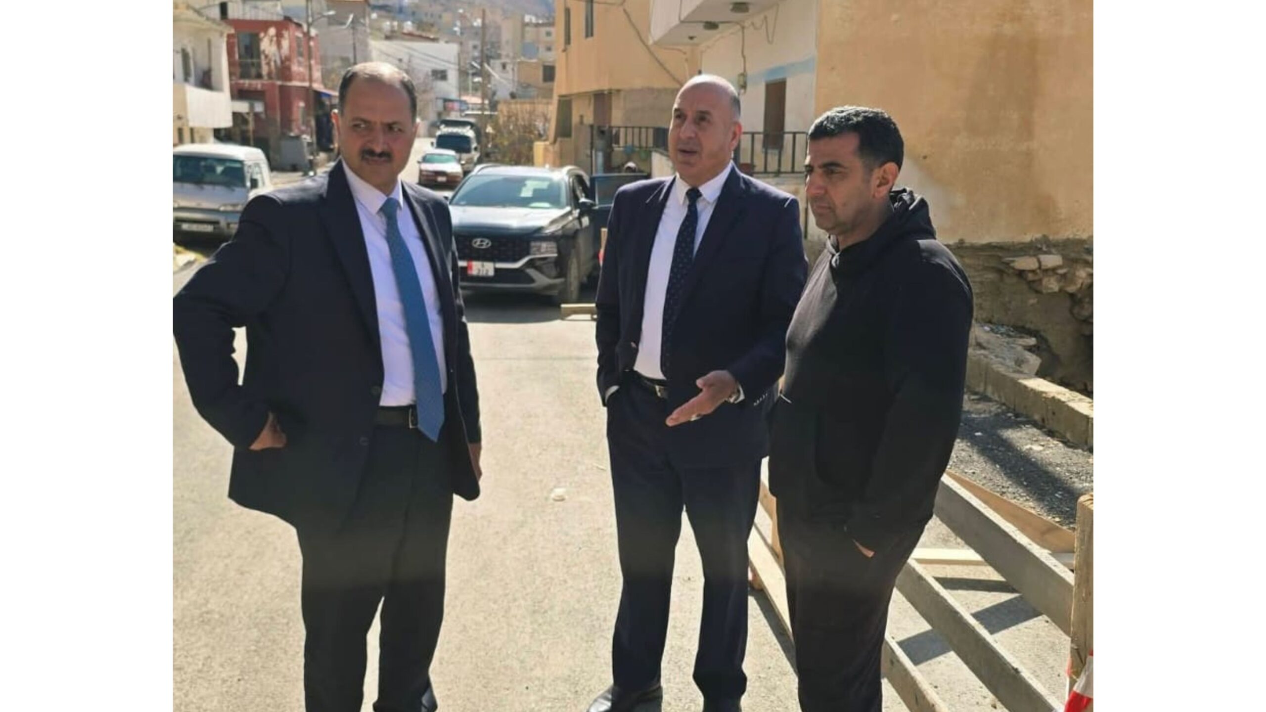 صورة حول : محافظ الطفيلة يتفقد الأضرار الناتجة عن السيول ويشدد على إعادة تأهيل الطرق محافظ الطفيلة يتفقد الأضرار الناتجة عن السيول ويشدد على إعادة تأهيل الطرق