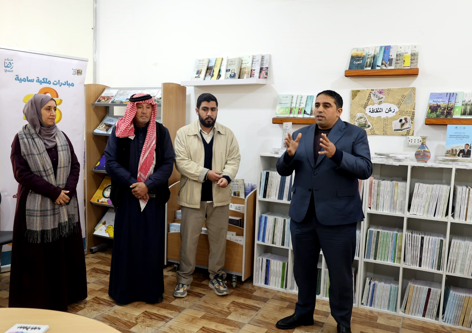 افتتاح ركن مكتبة في مركز زها الثقافي بالهاشمية لتعزيز الثقافة والشباب