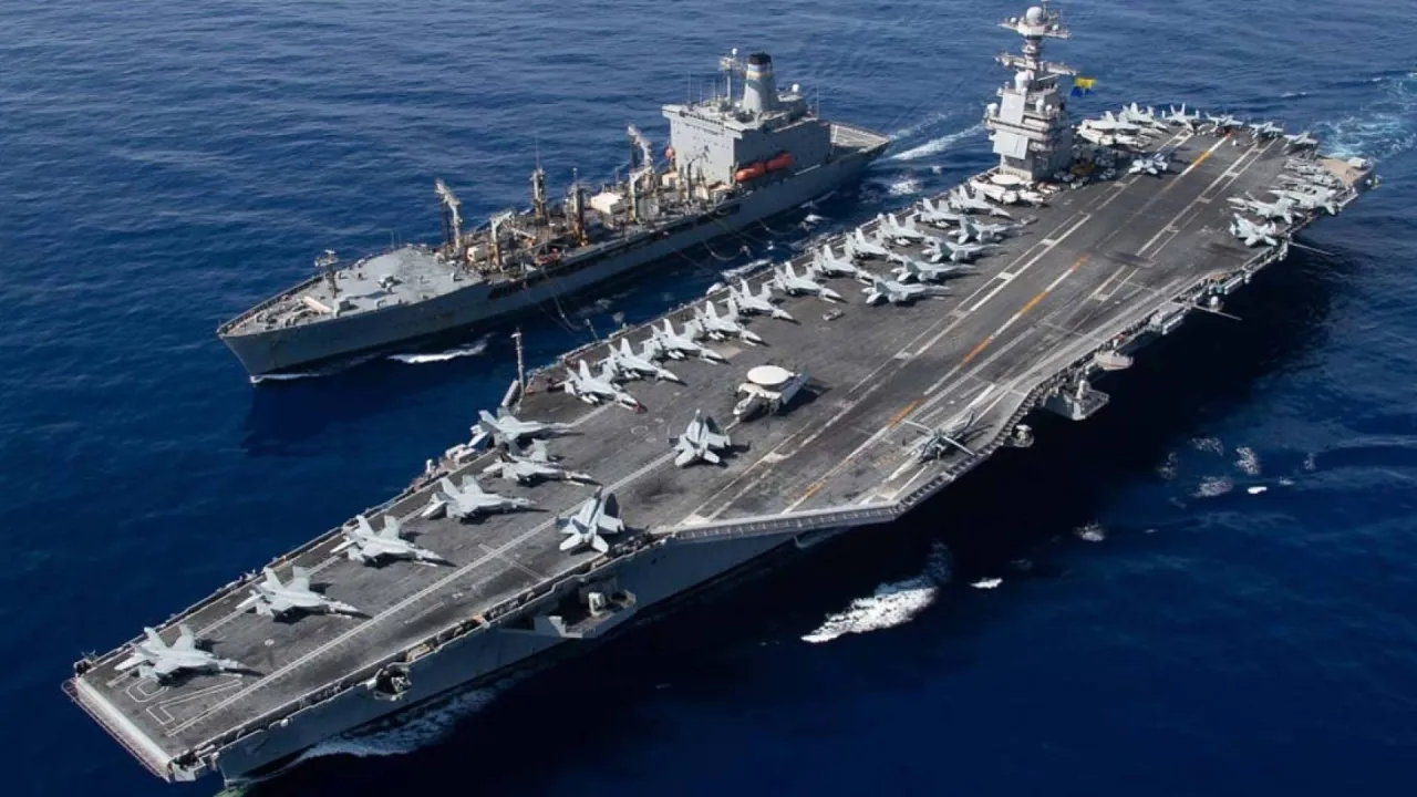 حاملة الطائرات الأمريكية “يو إس إس أبراهام لنكولن” تعبر مضيق ملقا متجهة للشرق الأوسط