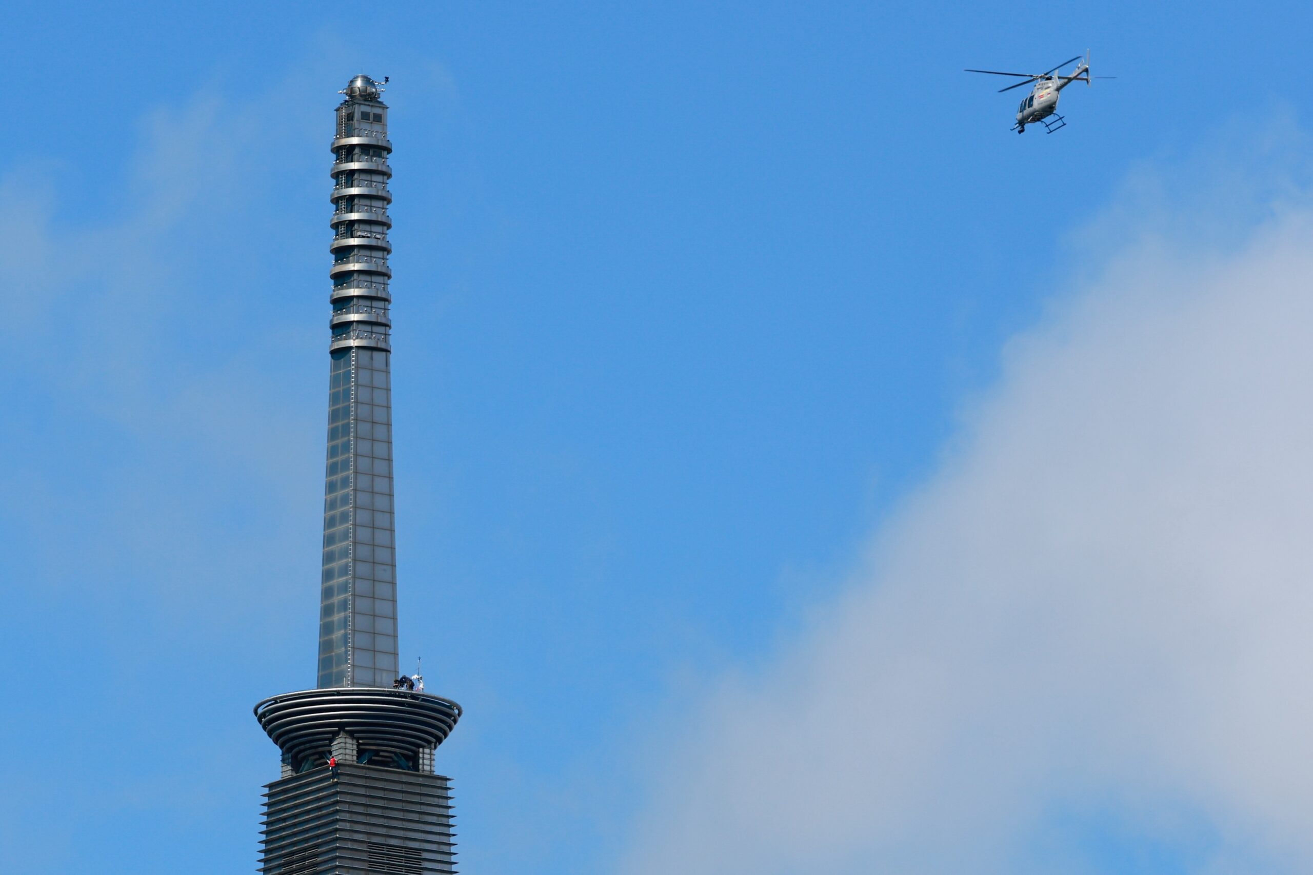 هونولد يتسلق برج تايبيه 101 في تايوان بلا حبال في حدث مباشر على نتفليكس