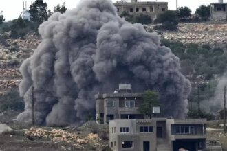 غارات إسرائيلية على جنوب لبنان تُصيب 10 لبنانيين بينهم صحفيون