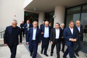 رئيس الوزراء يفتتح فندق كراون بلازا البترا بعد تحديثه