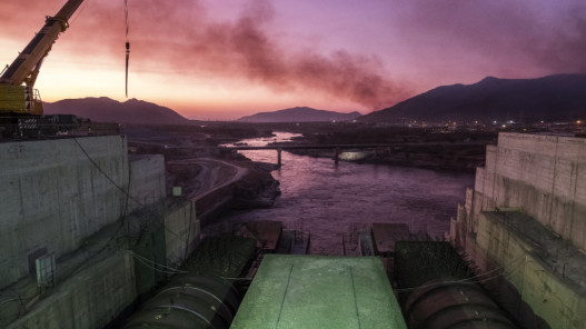 السيسي وترامب في دافوس: تعزيز الشراكة الاستراتيجية والتعاون الإقليمي وإعادة إعمار غزة