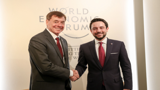 صورة حول : عاجل| ولي العهد يلتقي مدير “إمبراير” البرازيلية لتعزيز التعاون في الطيران والتكنولوجيا عاجل| ولي العهد يلتقي مدير “إمبراير” البرازيلية لتعزيز التعاون في الطيران والتكنولوجيا