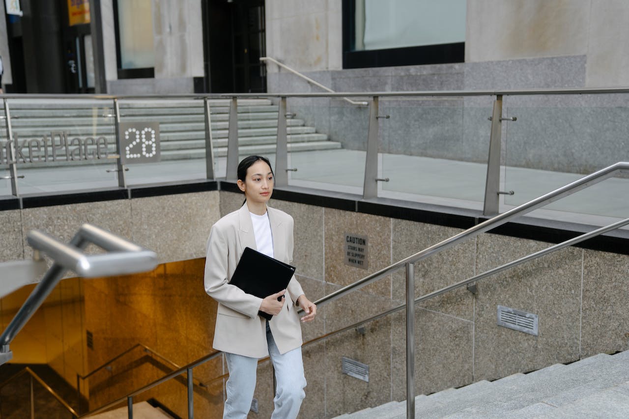 صورة حول : صعود الدرج يوميًا" يحد من خطر أمراض القلب بفعالية المشي 10 آلاف خطوة صعود الدرج يوميًا" يحد من خطر أمراض القلب بفعالية المشي 10 آلاف خطوة