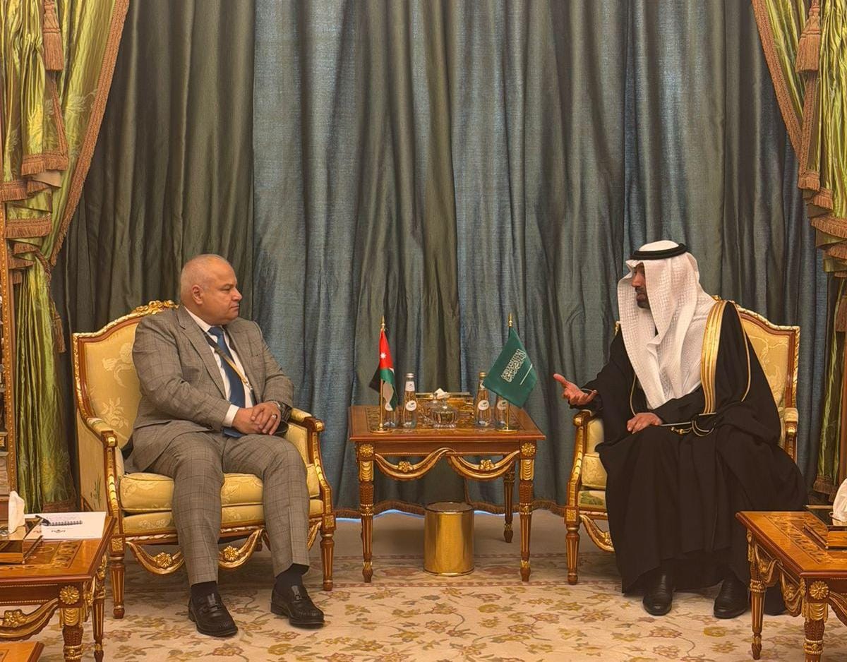 صورة حول : وزير العمل يبحث مع نظيره السعودي سبل تسويق الكفاءات الأردنية وزير العمل يبحث مع نظيره السعودي سبل تسويق الكفاءات الأردنية