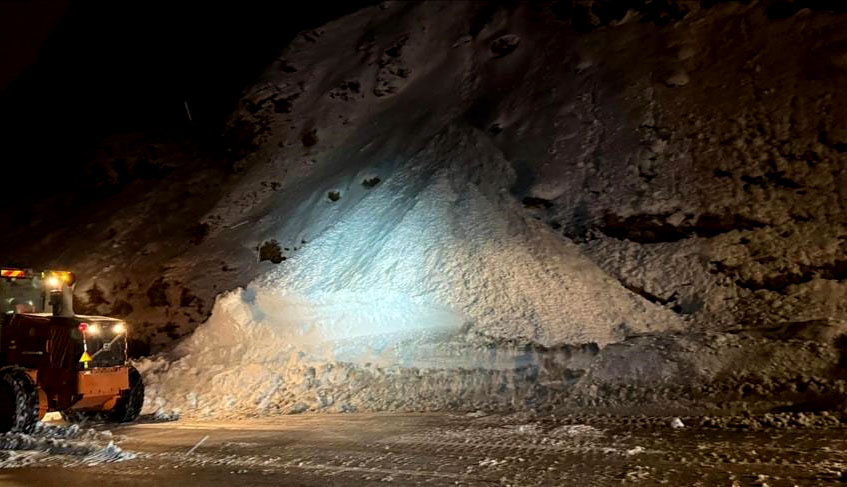 صورة حول : انهيار ثلجي يودي بحياة 9 أشخاص ويقطع الطرق في إقليم خيبر انهيار ثلجي يودي بحياة 9 أشخاص ويقطع الطرق في إقليم خيبر