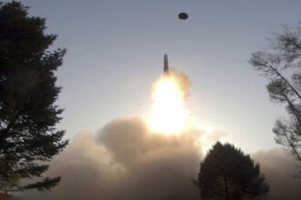 كوريا الشمالية تطلق صاروخاً جديداً باتجاه بحر اليابان