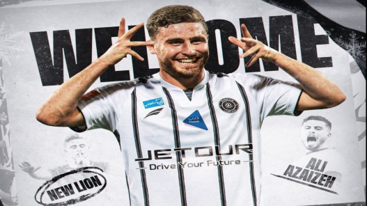 الشباب يضم الأردني علي عزايزة في صفقة إعارة حتى نهاية الموسم