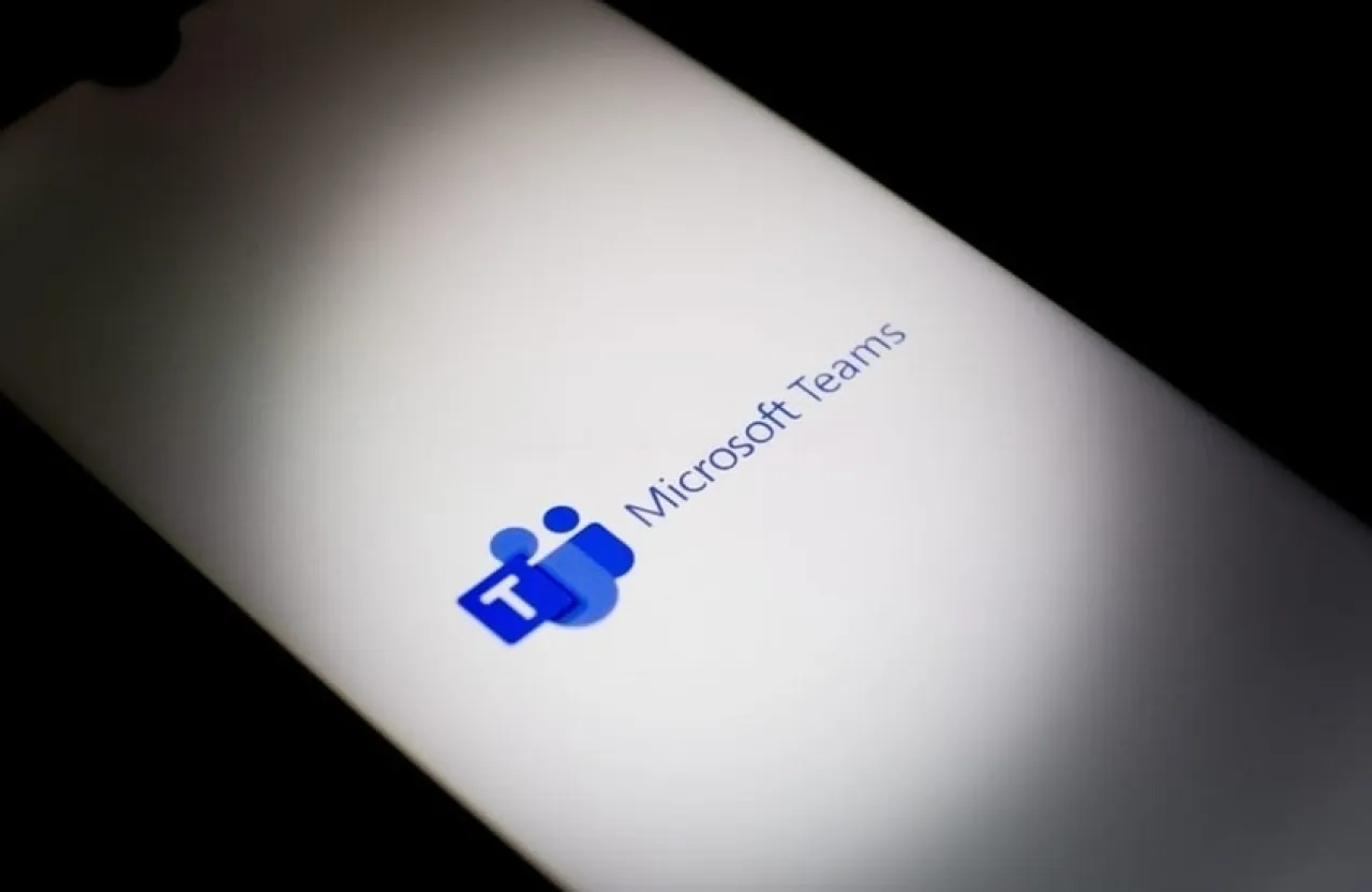 فرنسا تحظر استخدام المنصات الأمريكية للاجتماعات الحكومية وتدعم منصة محلية بحلول 2027