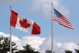 الولايات المتحدة تهدد بفرض رسوم جمركية بنسبة 100% على الواردات الكندية