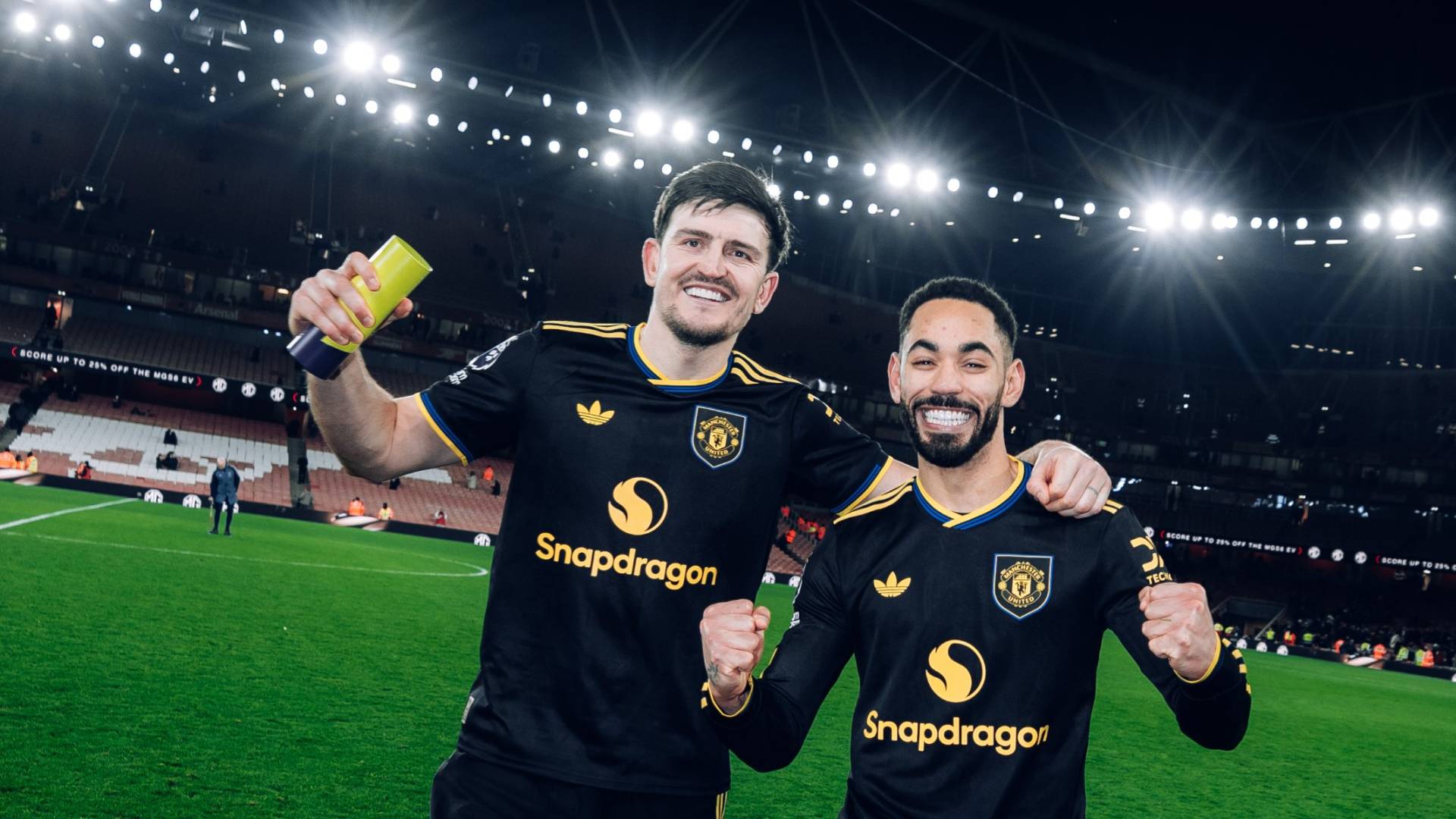 مانشستر يونايتد يصعق أرسنال في الإمارات ويعيد فتح صراع لقب البريميرليغ