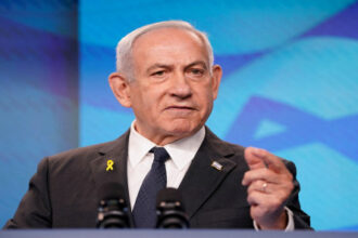 نتنياهو يرحّب باستعادة جثة آخر محتجز إسرائيلي من قطاع غزة