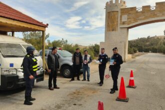 وزارة البيئة تنفذ حملة توعوية للحد من الإلقاء العشوائي للنفايات في بوابة الشوبك