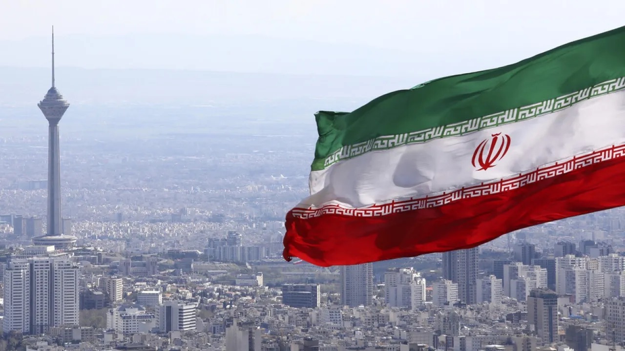 إيران تنفي اغتيال قائد بالحرس الثوري في انفجار غاز ببندر عباس