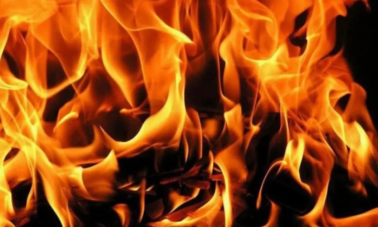 عشريني يشعل النار في نفسه في بني كنانة