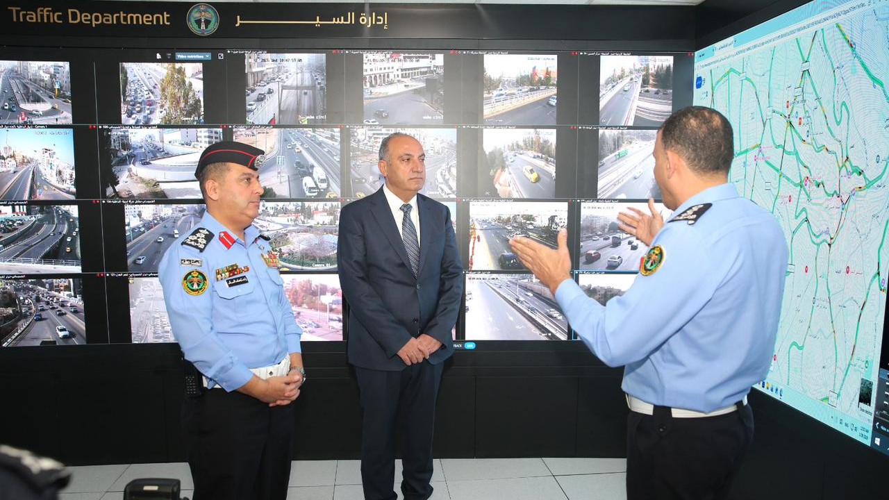 الشواربة يبحث مع إدارة السير تعزيز التعاون وتطوير أنظمة السلامة المرورية في عمّان