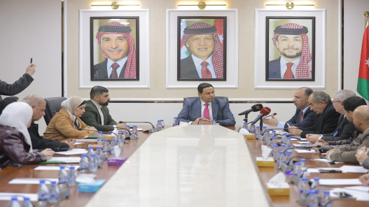 لجنة الطاقة النيابية تبحث تعديل آليات تصفير عدادات الطاقة الشمسية وتحسين الاستفادة للمواطنين