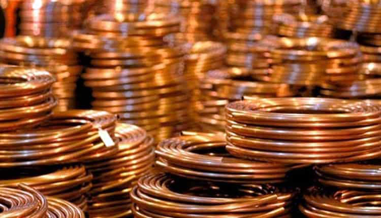 قفزة قياسية للنحاس عند 14,125 دولاراً للطن وسط توقعات طلب قوية