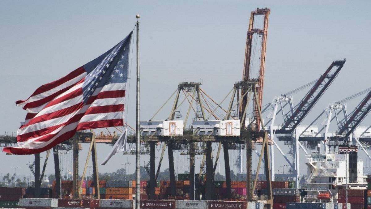 اتساع العجز التجاري الأميركي في تشرين الثاني بأكبر وتيرة منذ 34 عاماً