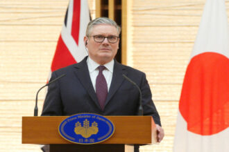 ستارمر يزور اليابان لتعزيز التعاون الدفاعي والاقتصادي بعد محطته في الصين