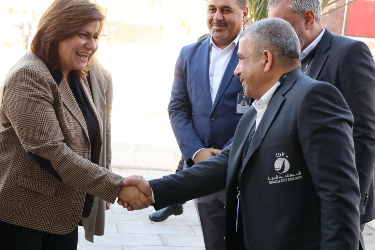 صورة حول : السقاف من حدود جابر : تطوير الأسواق الحرة الحدودية رافعة حقيقية للاقتصاد الوطني السقاف من حدود جابر : تطوير الأسواق الحرة الحدودية رافعة حقيقية للاقتصاد الوطني