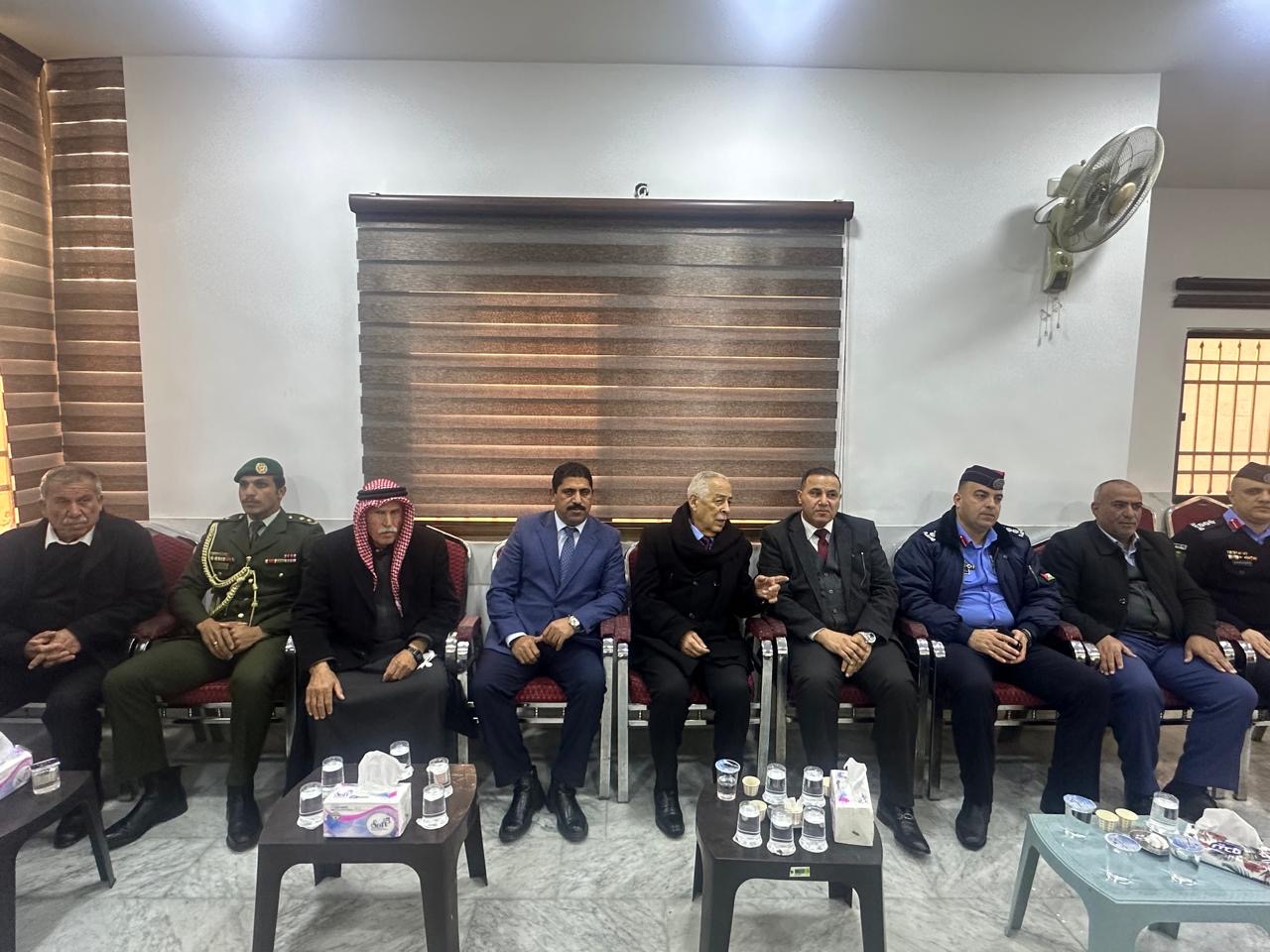 مندوبا عن الملك وولي العهد… العيسوي يعزي عشيرة الرواحنة